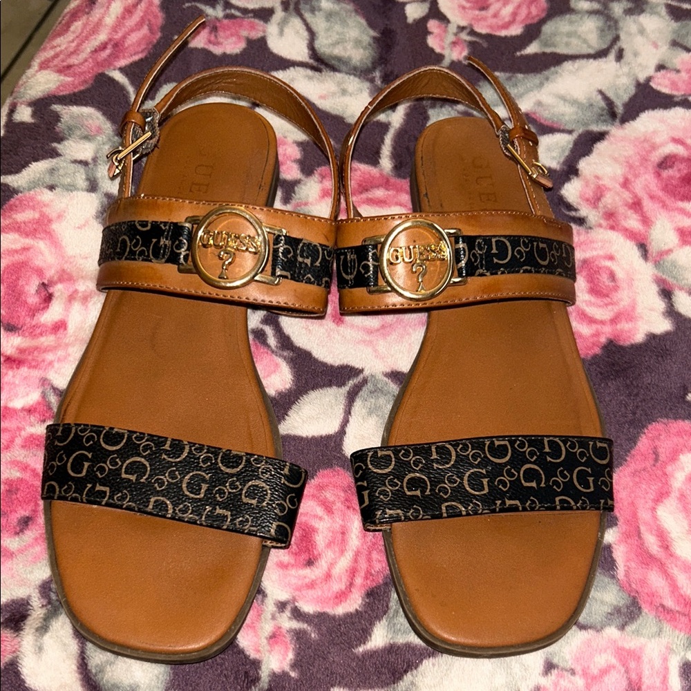 GUESS Women's Brown and Black Sandals